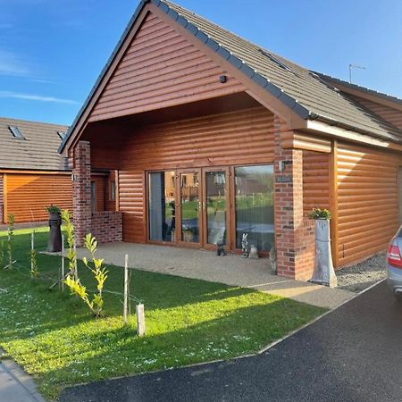 31 Cherry East Riding Of Yorkshire Hot Tub & Fishing Garton Exterior foto