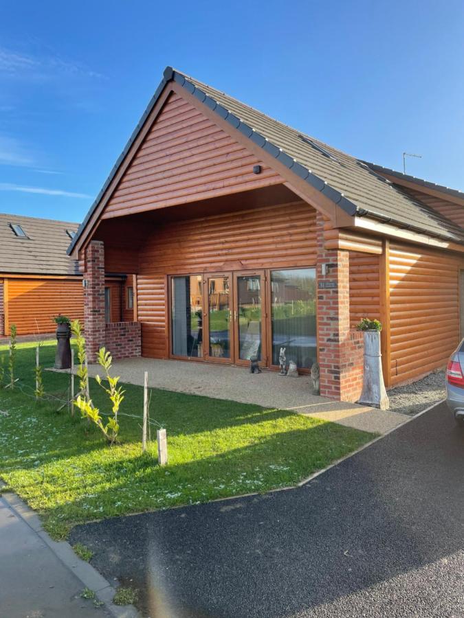 31 Cherry East Riding Of Yorkshire Hot Tub & Fishing Garton Exterior foto